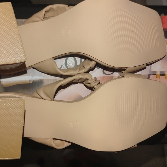 Coutgo Women's Tan Block Heel Sandals Size 9 - Picture 5 of 7